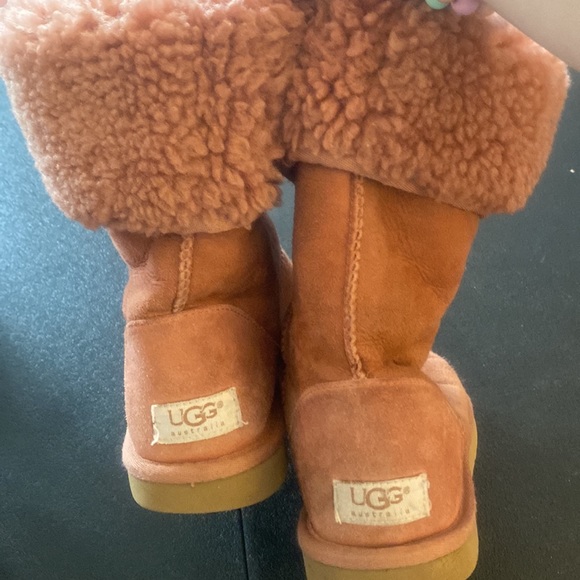 Woman’s rose pink 7 tall Ugg boots - Picture 2 of 4